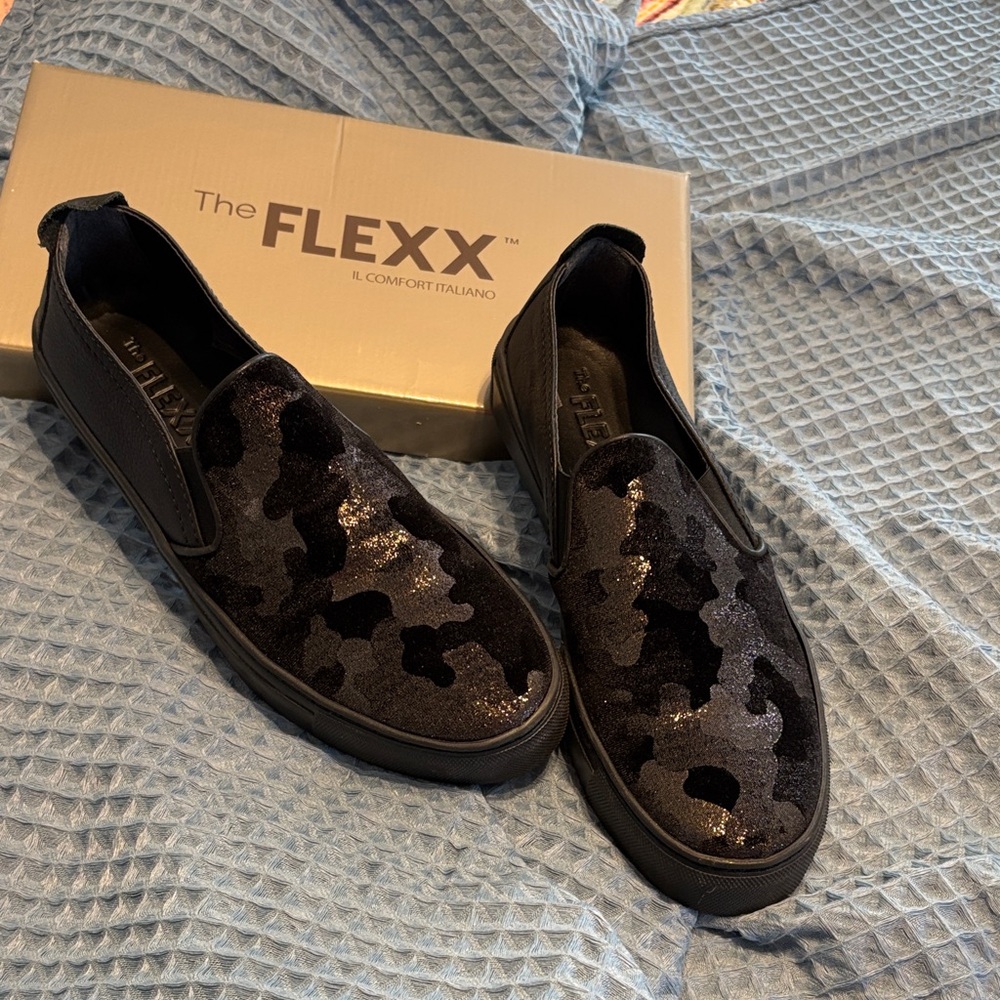 THE FLEXX Black Glitter Slip-On Shoes